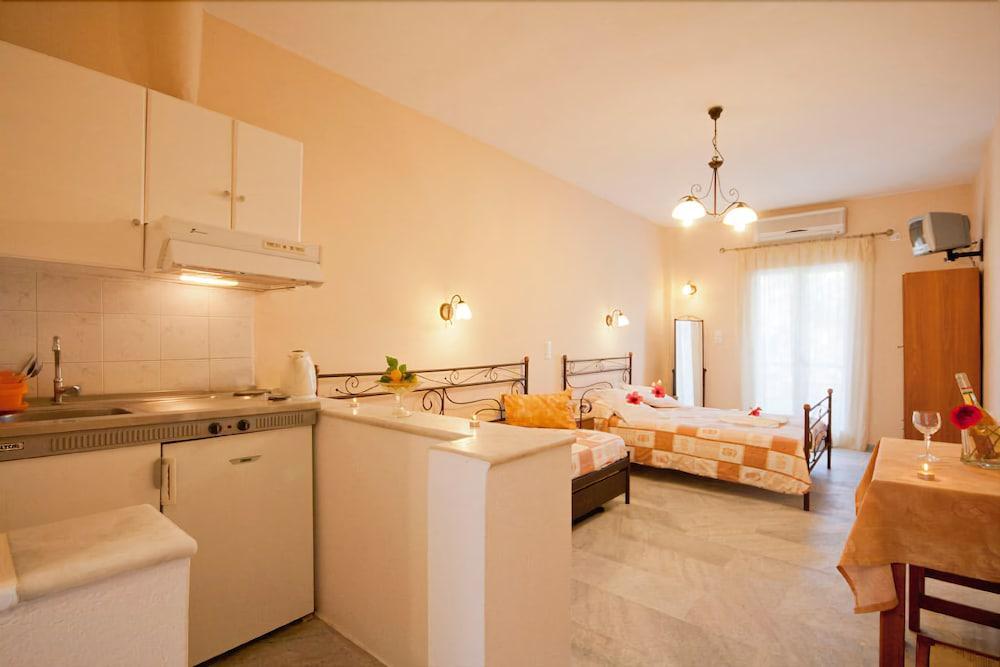 Agnadi Hotel Agia Anna  Bagian luar foto